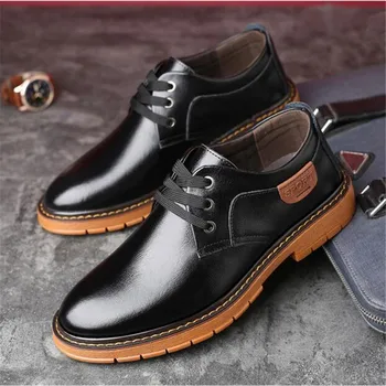 Oxford Ayakkabı Erkekler için Hakiki Deri Kahverengi Elbiseler Ofis Ayakkabı Erkekler Resmi Zapatos De Hombre De Vestir Rahat Erkekler Düğün Ayakkabı